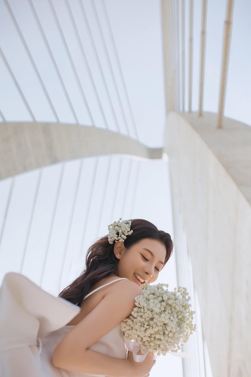 Bride in trendy style